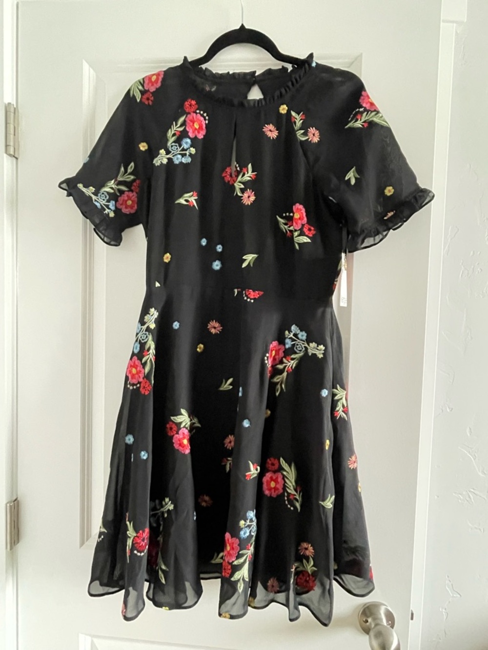 NWT kensie Embroidered Chiffon Back-Cutout Mini Dress